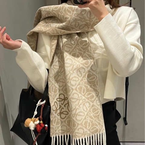2025新款Loewe anagram scarf 羅意威圍巾頸巾奶茶沙色