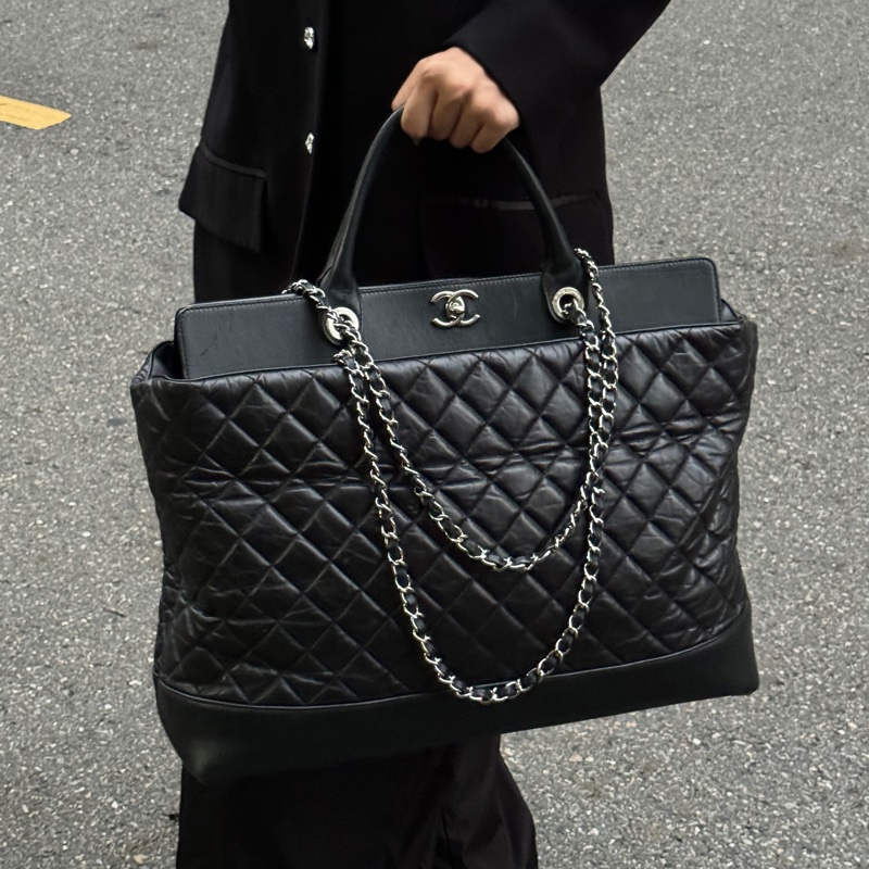 （極新 超稀有⏰） Chanel 皺紋牛皮 大飛機包 專櫃35萬！-0