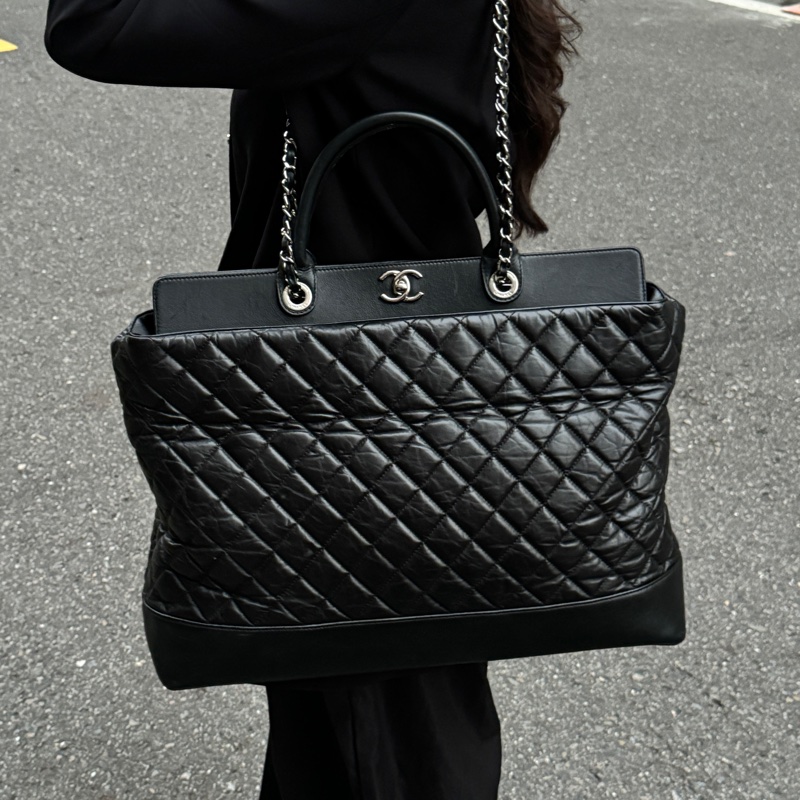 （極新 超稀有⏰） Chanel 皺紋牛皮 大飛機包 專櫃35萬！-1