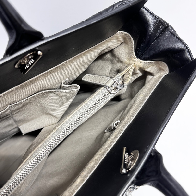 （極新 超稀有⏰） Chanel 皺紋牛皮 大飛機包 專櫃35萬！-16