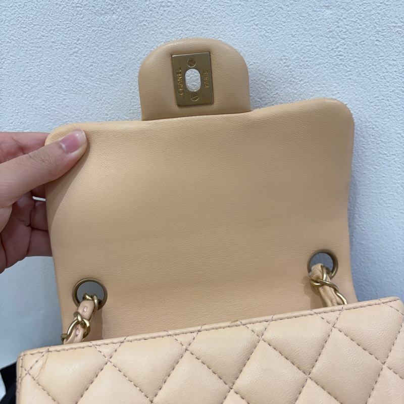 Chanel 奶茶色羊皮方胖子-7