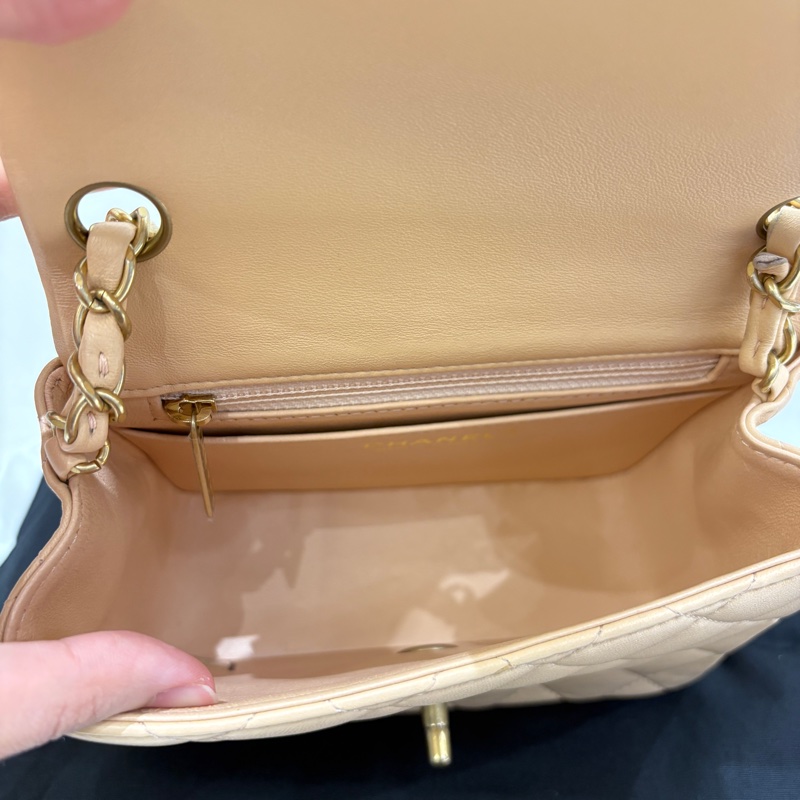 Chanel 奶茶色羊皮方胖子-8