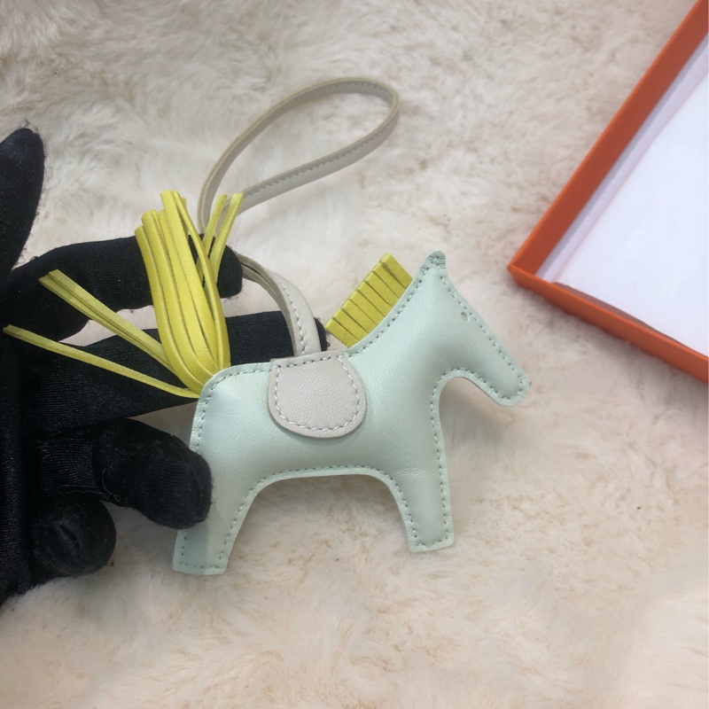 Hermes 薄荷綠拼黃 馬仔掛飾 XB878-2