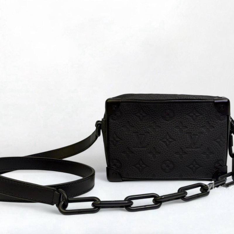 LV Mini Soft Trunk黑牛皮壓紋斜背包M55702-4