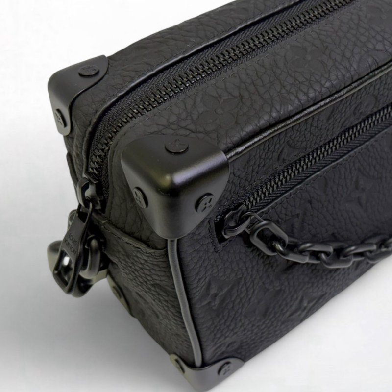 LV Mini Soft Trunk黑牛皮壓紋斜背包M55702-9