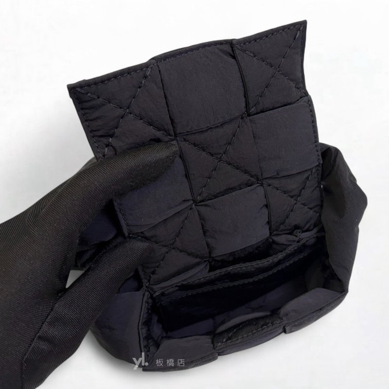 BV黑色迷你尼龍編織包斜背包-5