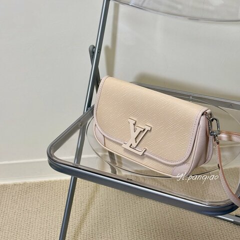 LV Buci白色EPI下蓋法棍包M59457