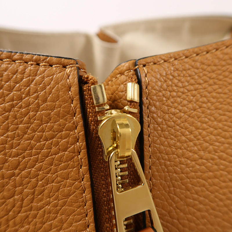 LOEWE 牛皮皮革Compact Hammock Bag金扣手挽肩背兩用袋-13