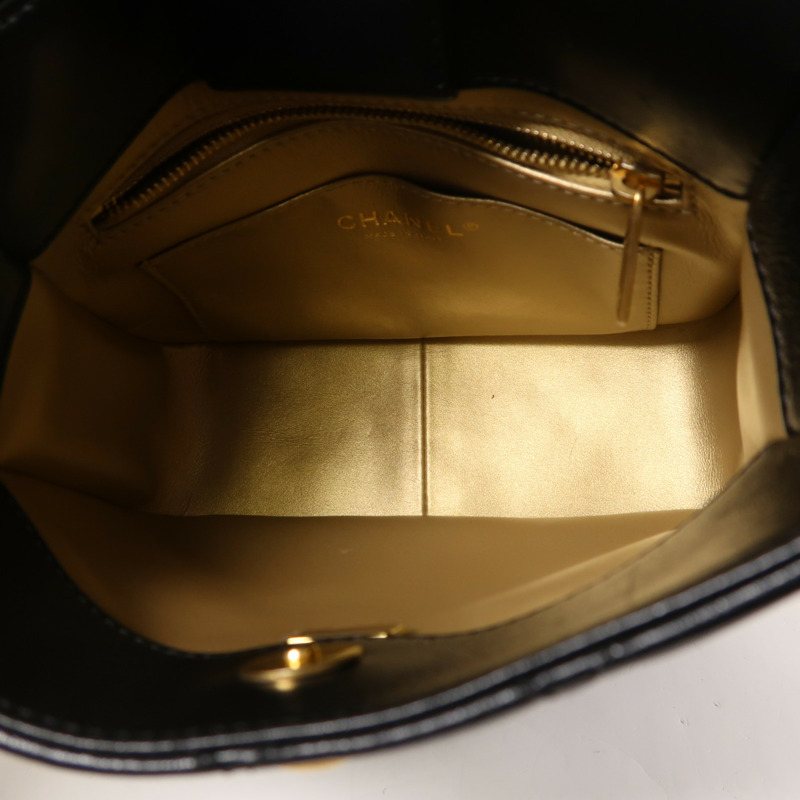 CHANEL 牛皮皮革Hobo Bag金扣鏈帶肩背袋-4