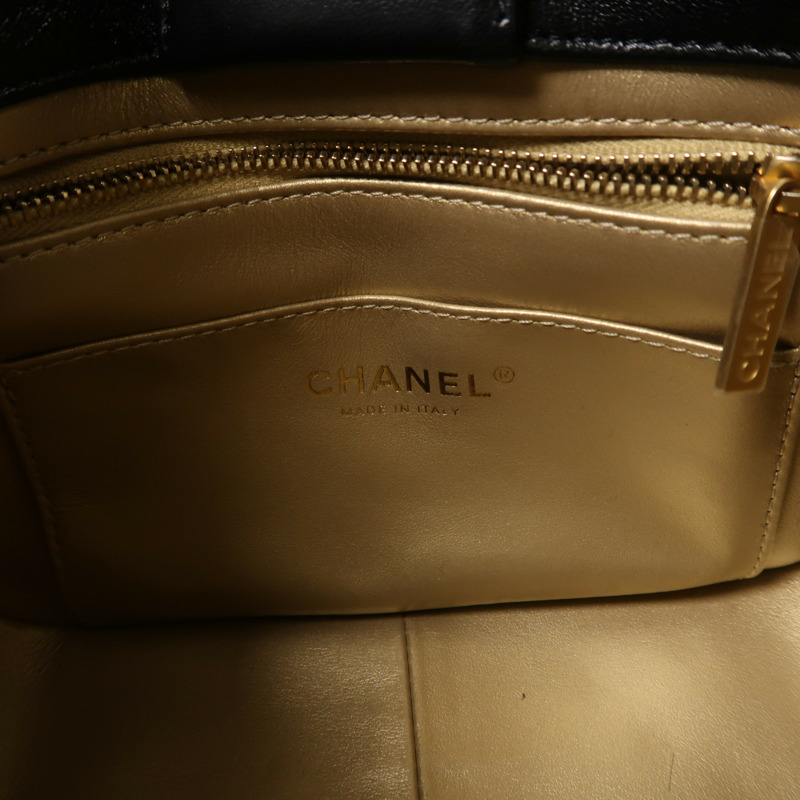 CHANEL 牛皮皮革Hobo Bag金扣鏈帶肩背袋-5