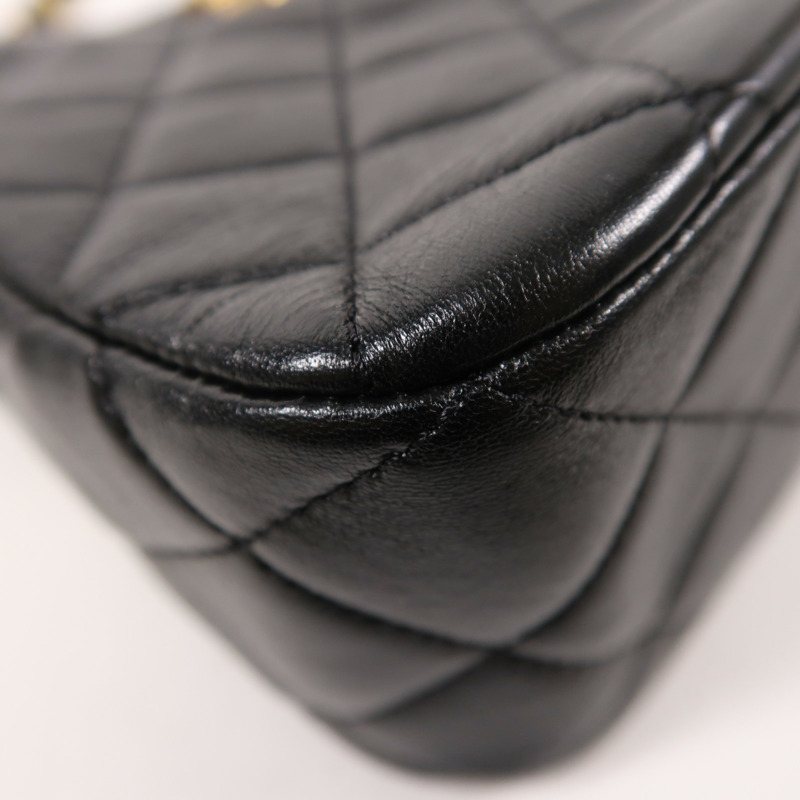 CHANEL 牛皮皮革Hobo Bag金扣鏈帶肩背袋-11