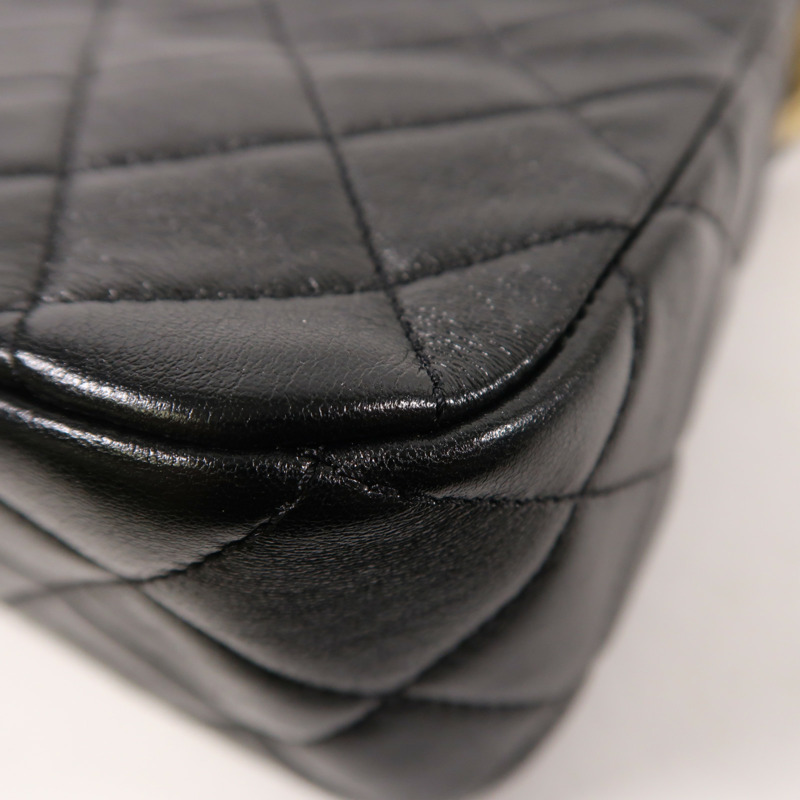 CHANEL 牛皮皮革Hobo Bag金扣鏈帶肩背袋-12