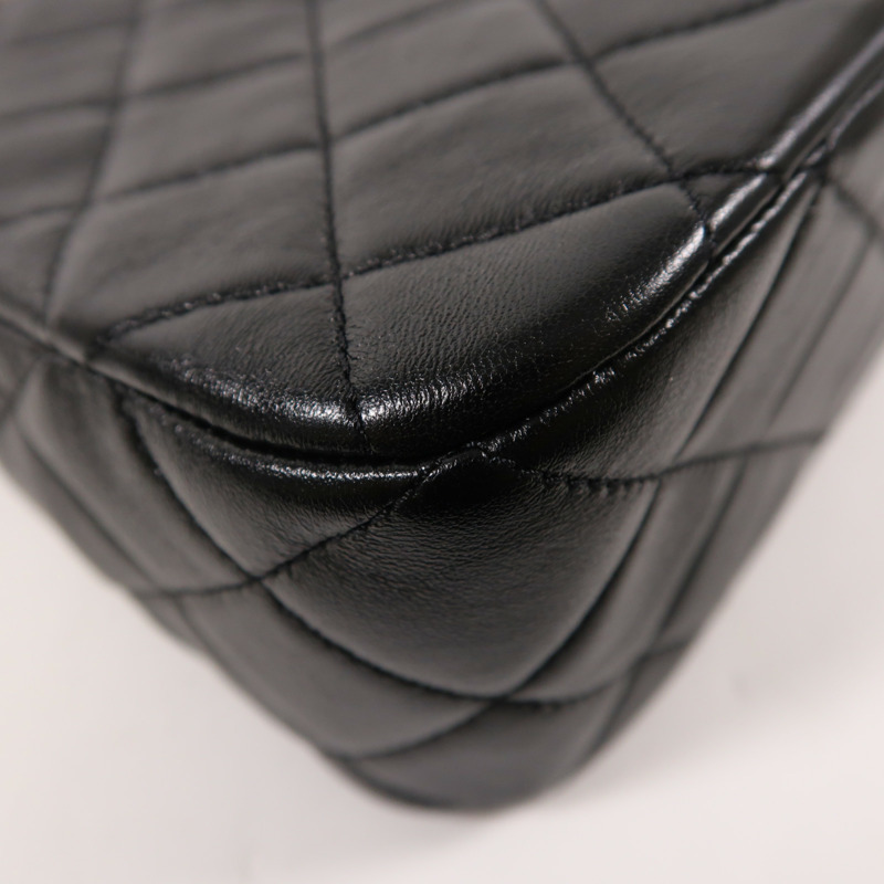 CHANEL 牛皮皮革Hobo Bag金扣鏈帶肩背袋-13