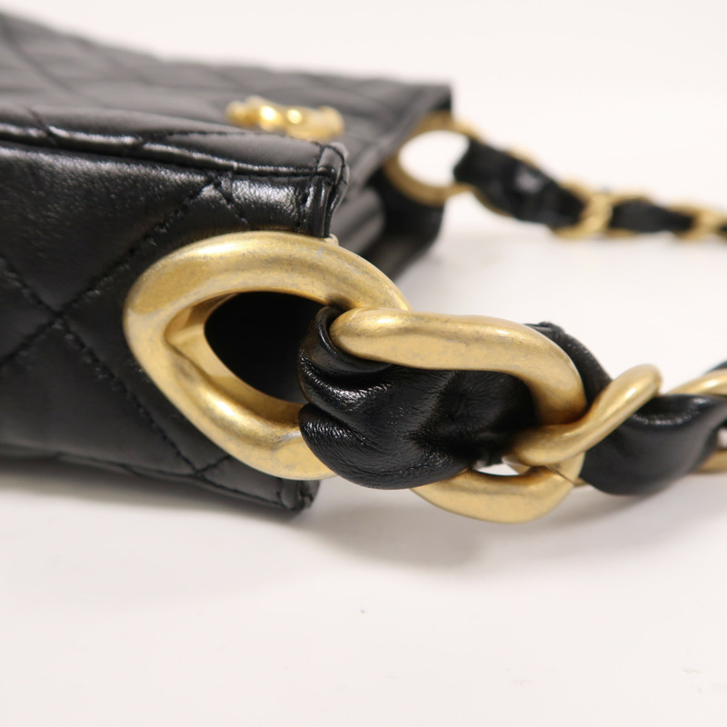 CHANEL 牛皮皮革Hobo Bag金扣鏈帶肩背袋-14