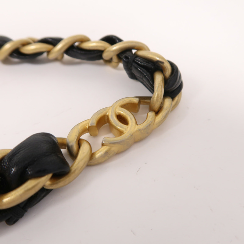 CHANEL 牛皮皮革Hobo Bag金扣鏈帶肩背袋-15