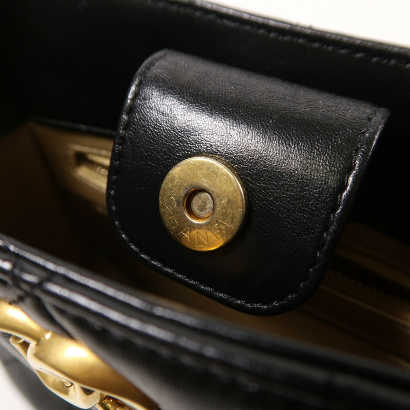 CHANEL 牛皮皮革Hobo Bag金扣鏈帶肩背袋-16