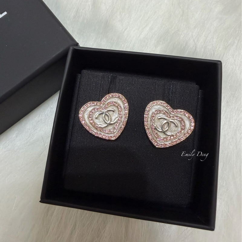 Chanel 愛心粉鑽白母貝耳環-0