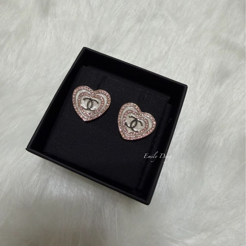 Chanel 愛心粉鑽白母貝耳環-7