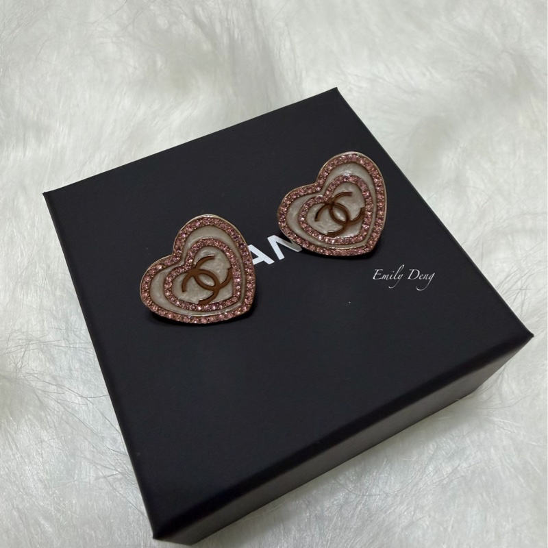 Chanel 愛心粉鑽白母貝耳環-10