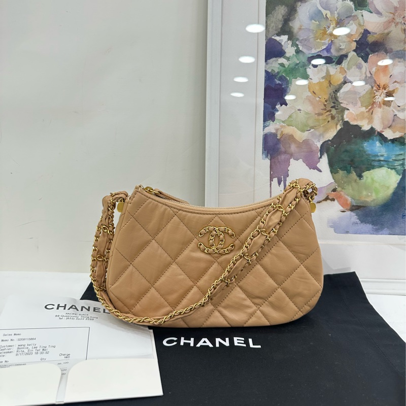 Chanel香奈兒 23K 奶茶色 大 hobo腋下包 晶片款 有購證 📐尺寸:13.5*23.5*5.3-0