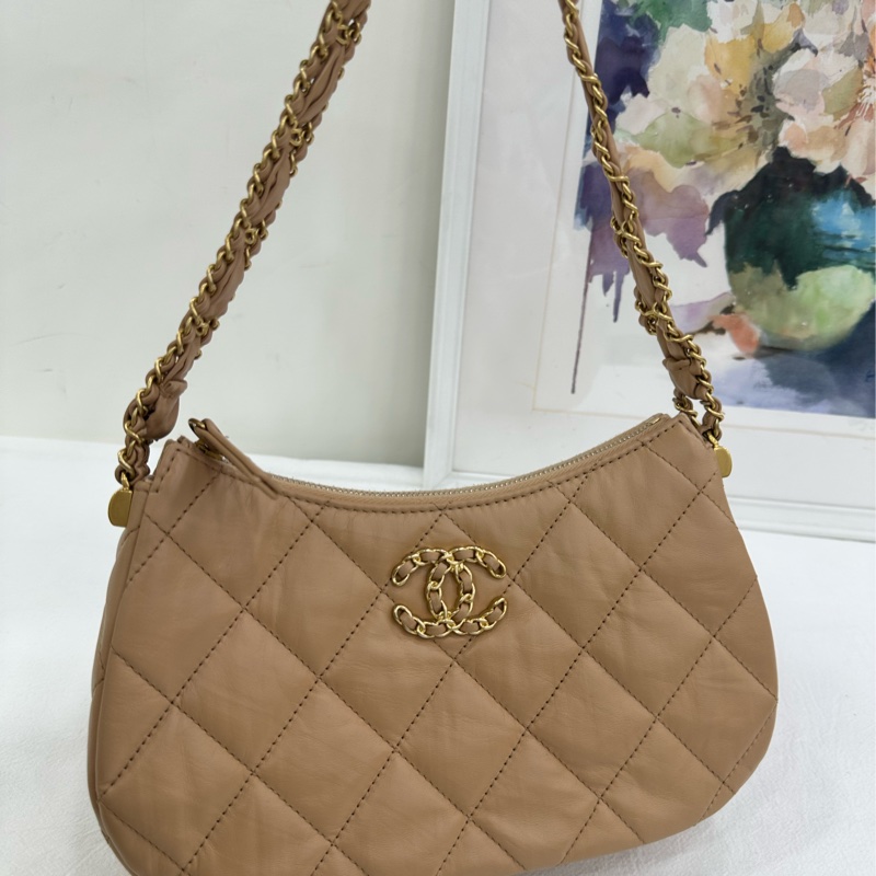 Chanel香奈兒 23K 奶茶色 大 hobo腋下包 晶片款 有購證 📐尺寸:13.5*23.5*5.3-6