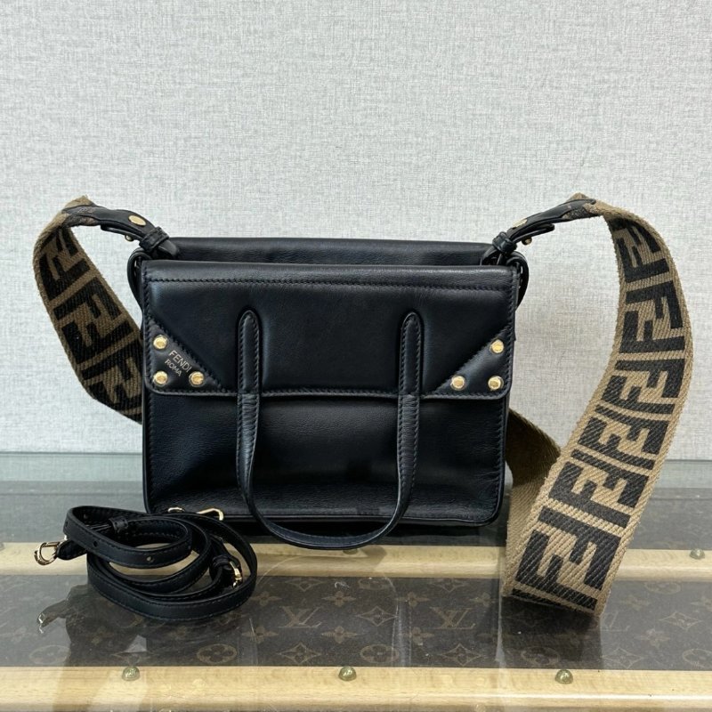 FENDI 黑色 Flip小號折疊手提斜背托特包 20*15*8 99新配件塵袋-0