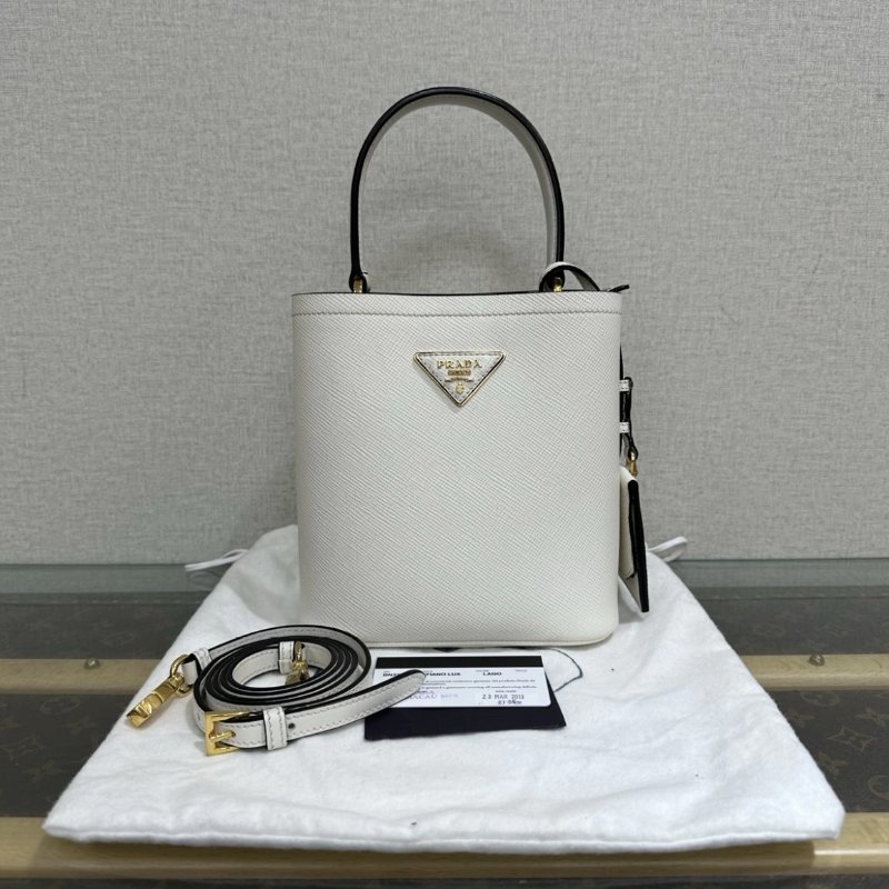 PRADA 米色Prada Panier肩背斜背水桶包 17*18*10.5 99新配件塵袋保卡-0