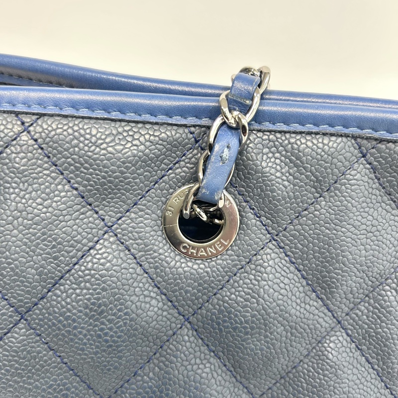 CHANEL藍色牛皮銀釦磁吸釦托特鏈條包 A66806-11