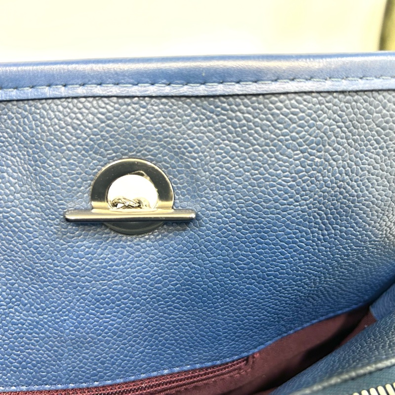 CHANEL藍色牛皮銀釦磁吸釦托特鏈條包 A66806-18