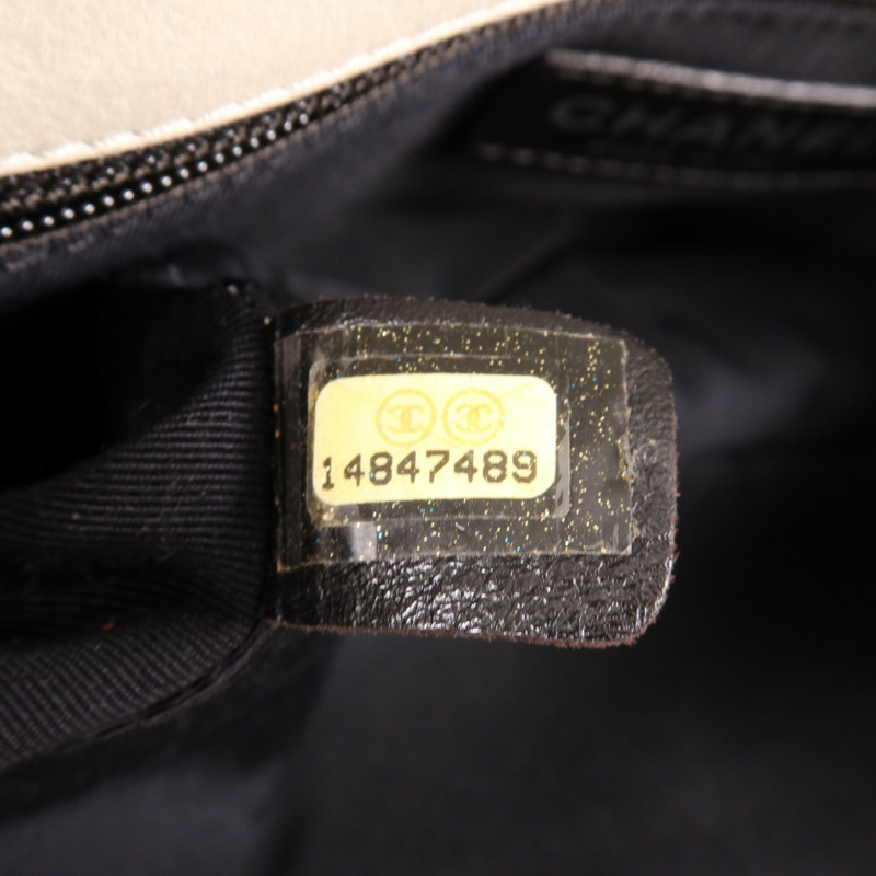 CHANEL 牛皮皮革Chain Shoulder銀扣鏈帶肩背袋-6