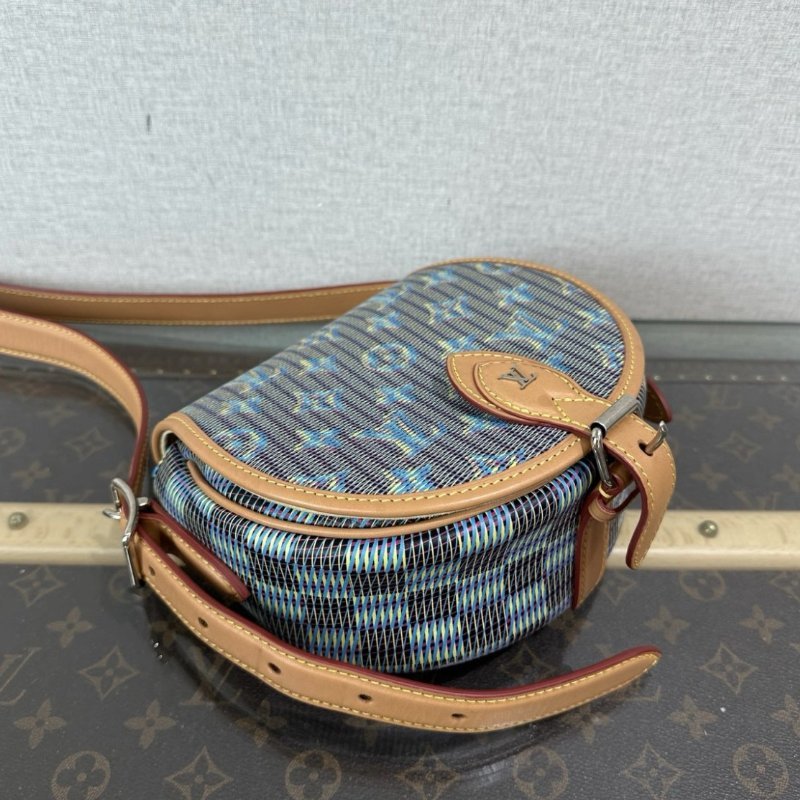 LV 限量款幻影色老花肩背斜背馬鞍包 18*15*8 99新配件:盒子塵袋-4