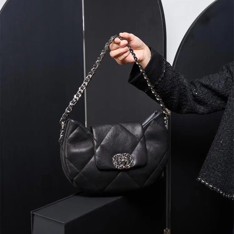 Chane1 24C 19hobo半 月包 腋下包#芯片款#-2