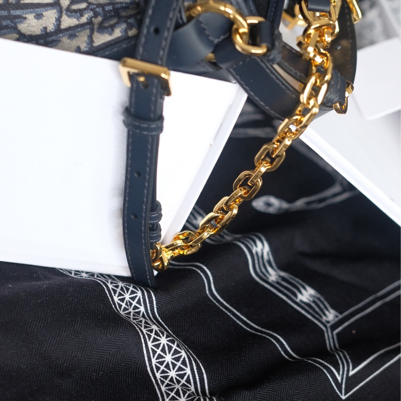 Dior Cest mini 水桶包-21