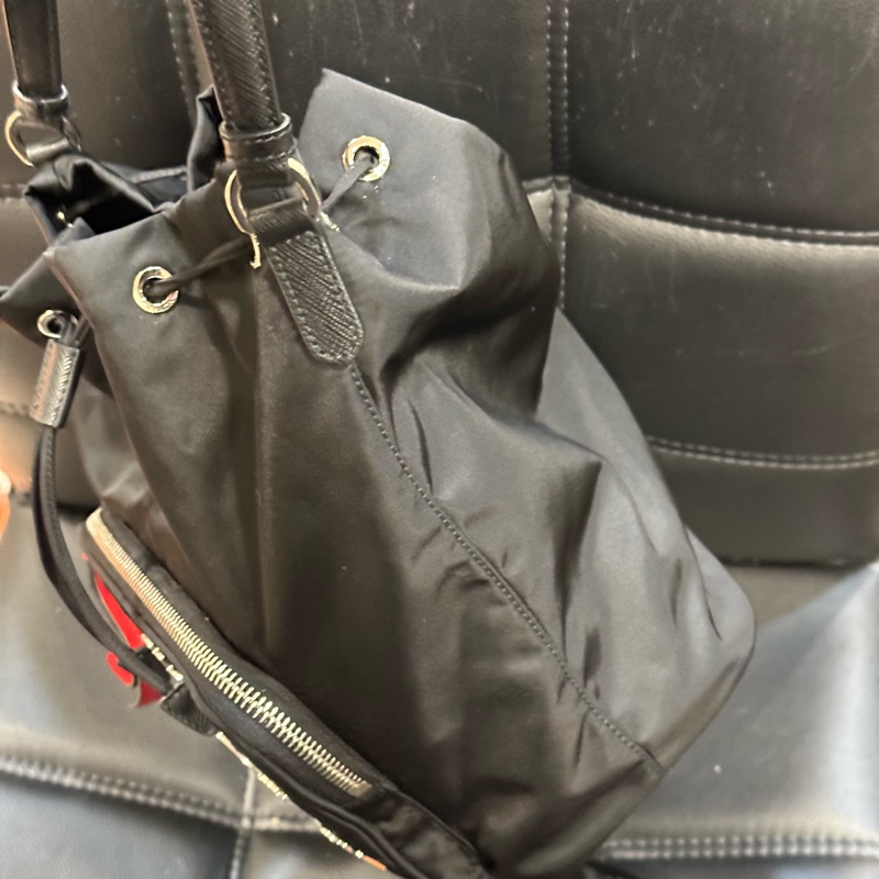 99新🈶️購證❤️ prada #尼龍 #水桶包 #黑銀 #斜背包-6