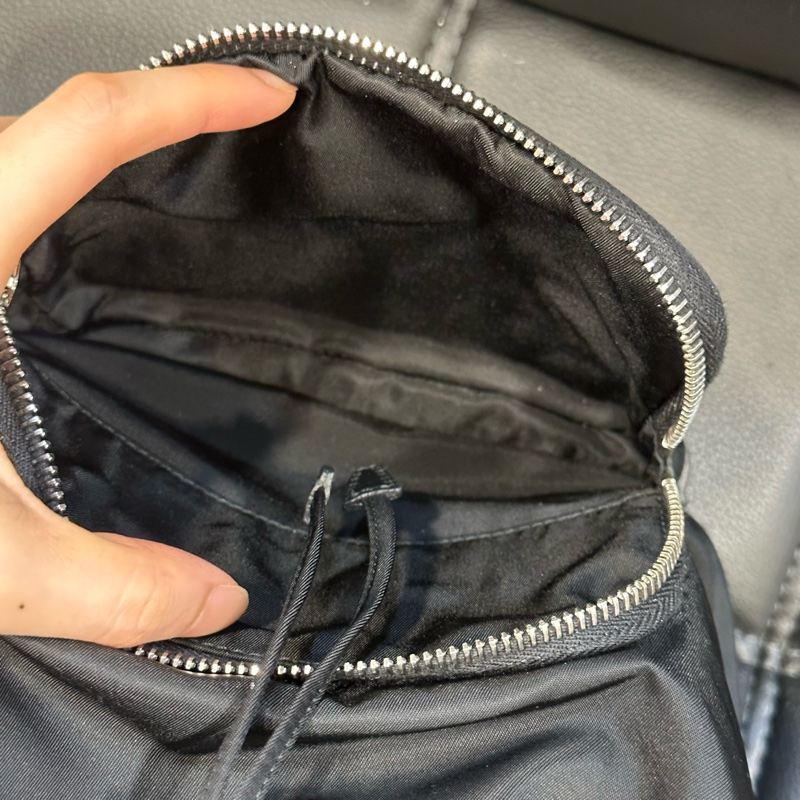 99新🈶️購證❤️ prada #尼龍 #水桶包 #黑銀 #斜背包-11