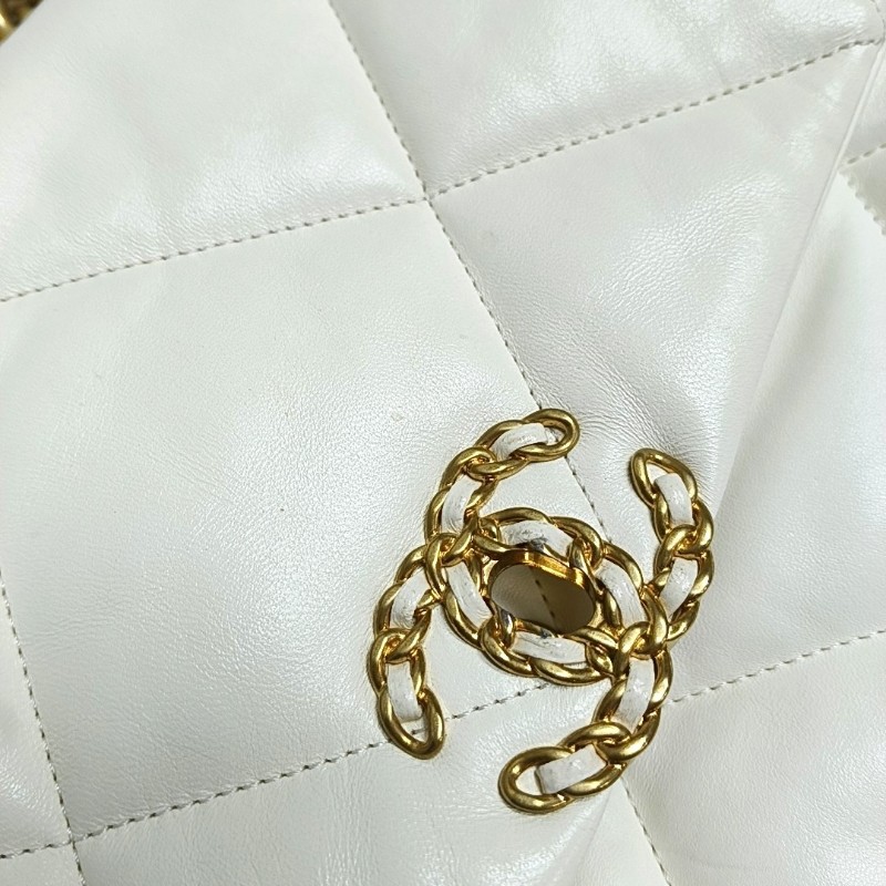 CHANEL CHANEL 19 大號 白色羊皮菱格紋絎縫斜挎包手提包單肩包 金色銀色釘色五金 晶片款-9