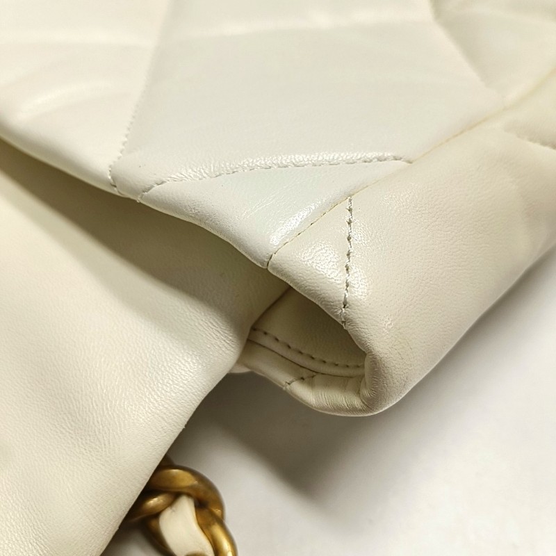 CHANEL CHANEL 19 大號 白色羊皮菱格紋絎縫斜挎包手提包單肩包 金色銀色釘色五金 晶片款-15