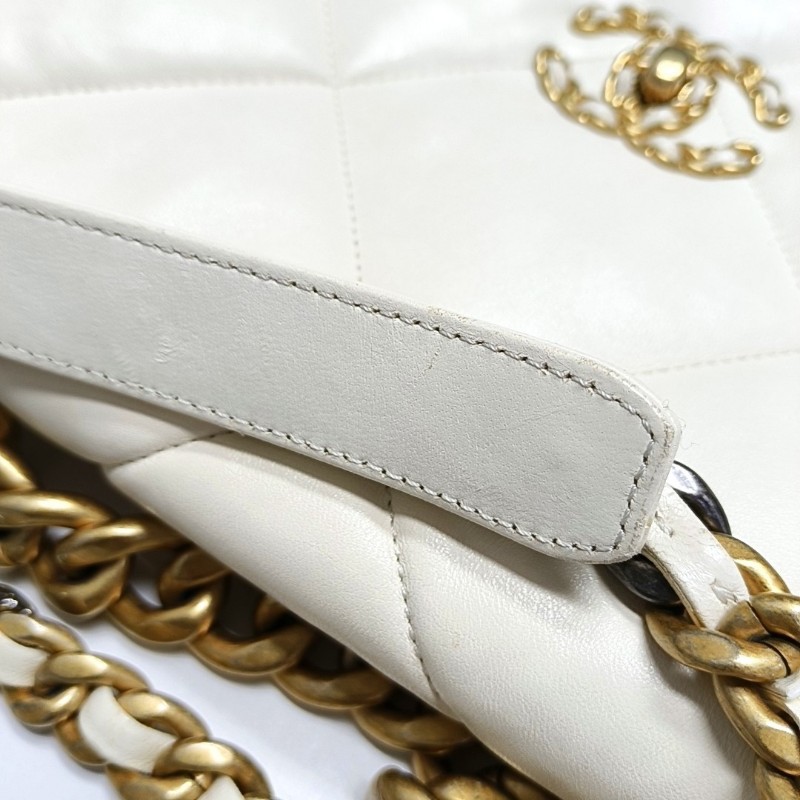 CHANEL CHANEL 19 大號 白色羊皮菱格紋絎縫斜挎包手提包單肩包 金色銀色釘色五金 晶片款-17