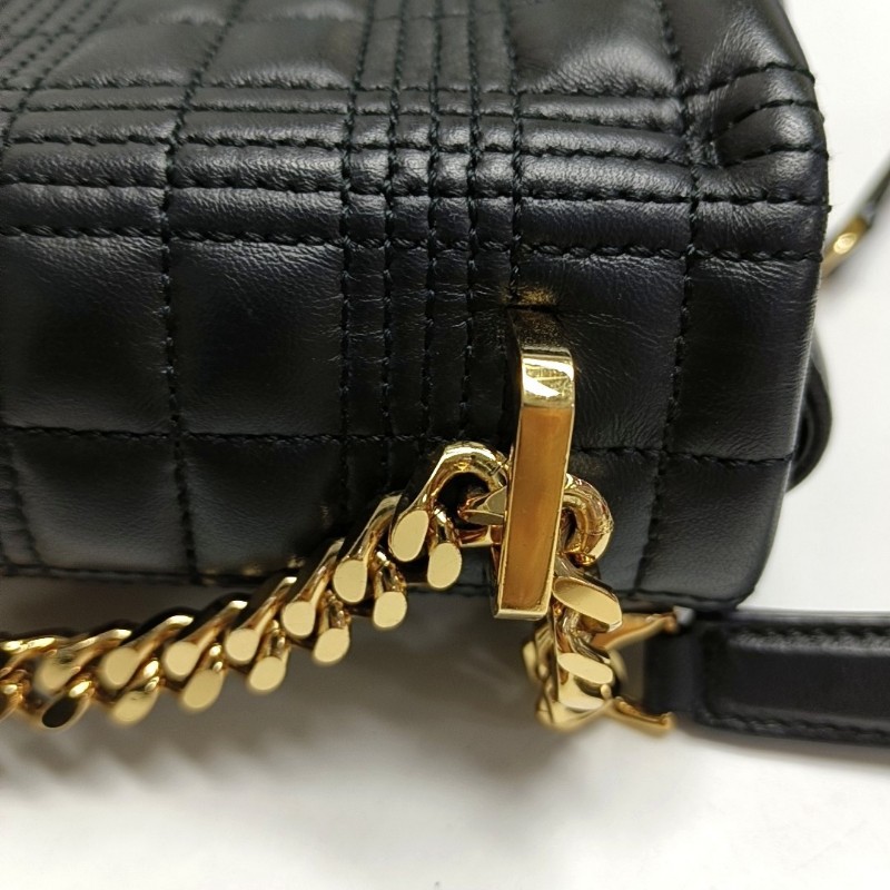 BURBERRY Lola 小號 黑色羊皮絎縫斜挎包 金色五金-12