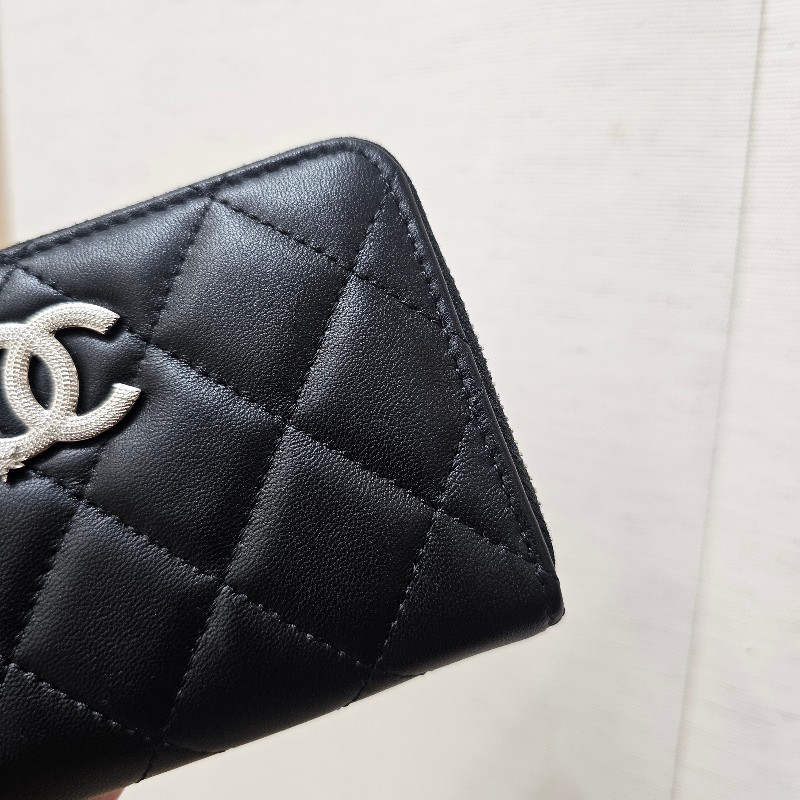[極新美品現貨不用等❣️] Chanel黑菱格銀釦星水鑽雙C拉鏈零錢卡包-4