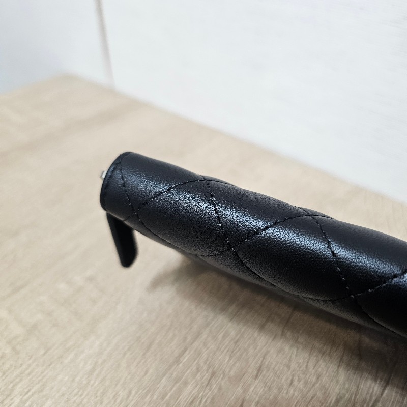 [極新美品現貨不用等❣️] Chanel黑菱格銀釦星水鑽雙C拉鏈零錢卡包-9