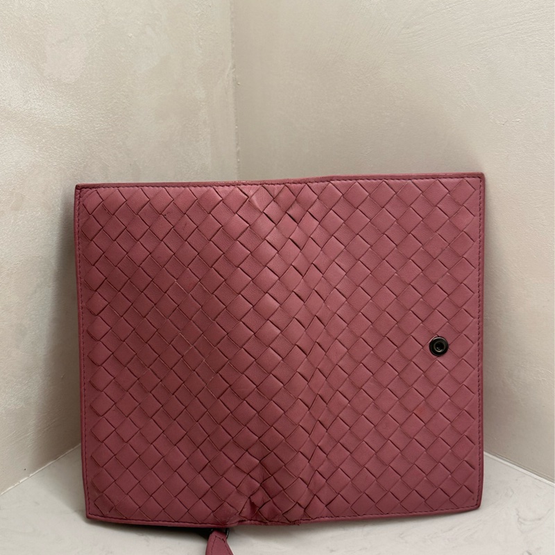 BOTTEGA VENETA 經典中夾 溫柔浪漫粉紫色-2