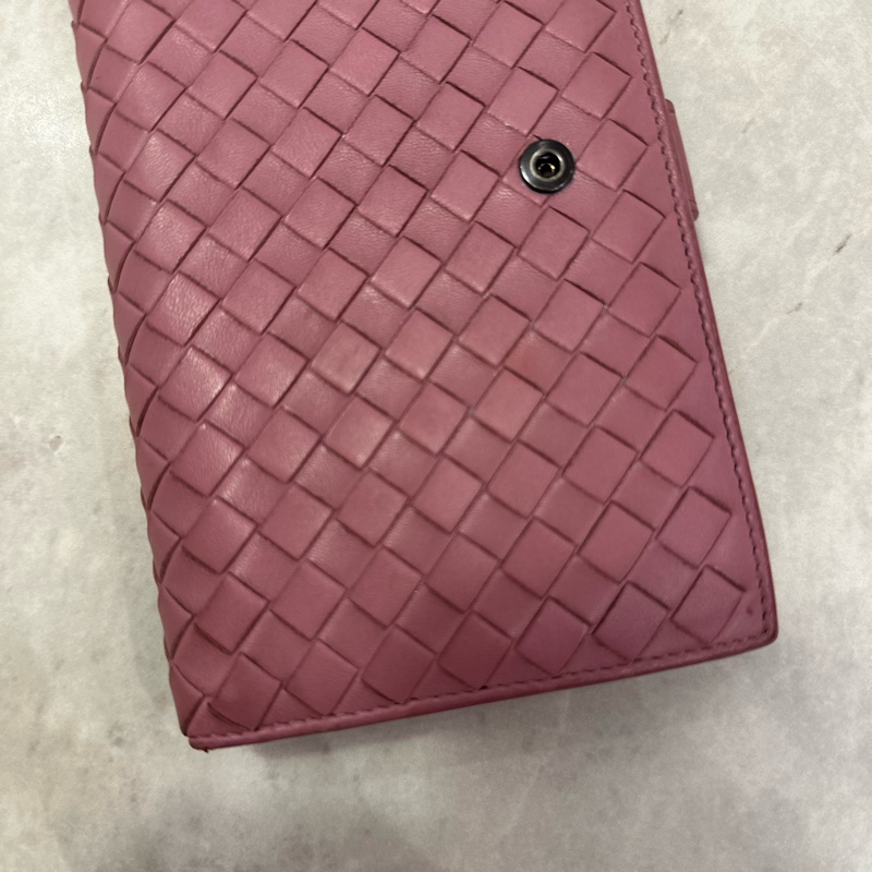 BOTTEGA VENETA 經典中夾 溫柔浪漫粉紫色-15