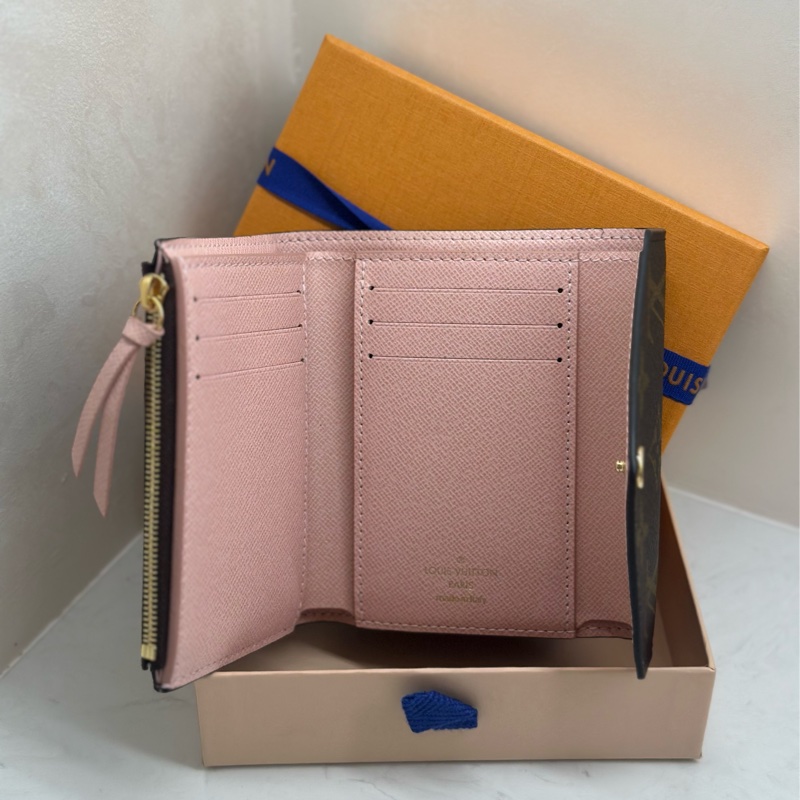 LOUIS VUITTON LV VICTORINE 經典老花信封式三摺短夾 櫻花粉-15