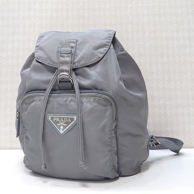 【LA LUNE】絕版古董品 Prada 銀灰色銀標雙肩包 後背包 背囊 中古包 二手包-1