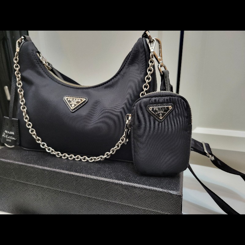＜日本購入＞Prada 三合一 Prada Re-Edition 2005 再生尼龍銀扣肩背兩用袋-2