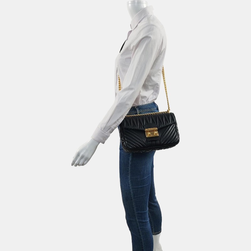 Miu Miu Miu Confidential 黑色羊皮絎縫斜挎包單肩包手提包 金色五金-1