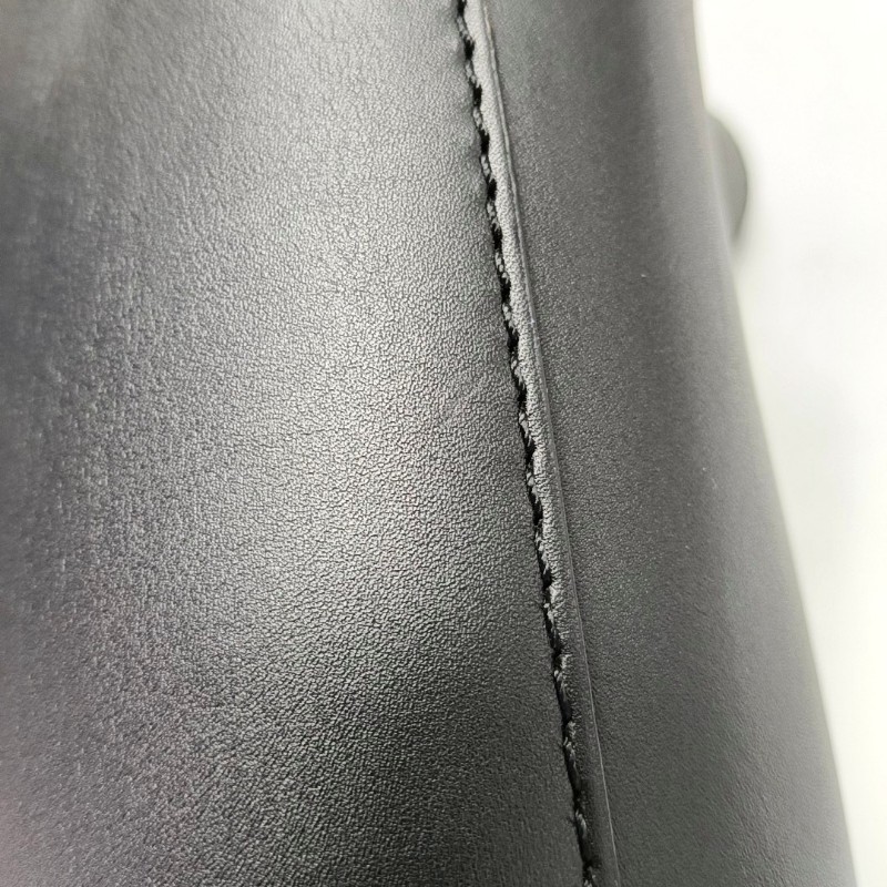 BURBERRY The Bucket 黑色牛皮單肩包手提包 金色五金 子袋 可拆卸肩帶-9