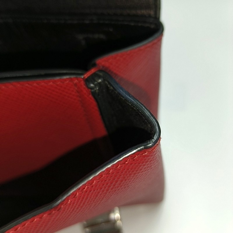 PRADA紅色牛皮十字紋斜挎包單肩包
銀色五金-11