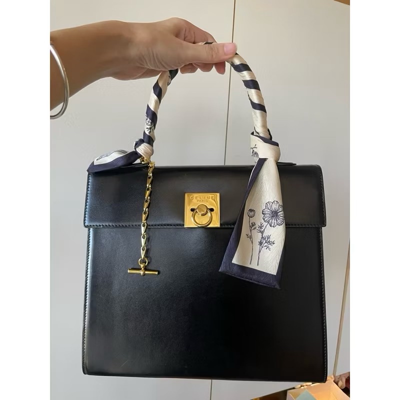 old Celine Toggle clasp chain handbag Vintage 稀有絕版黑金練凱莉經典手提包-5
